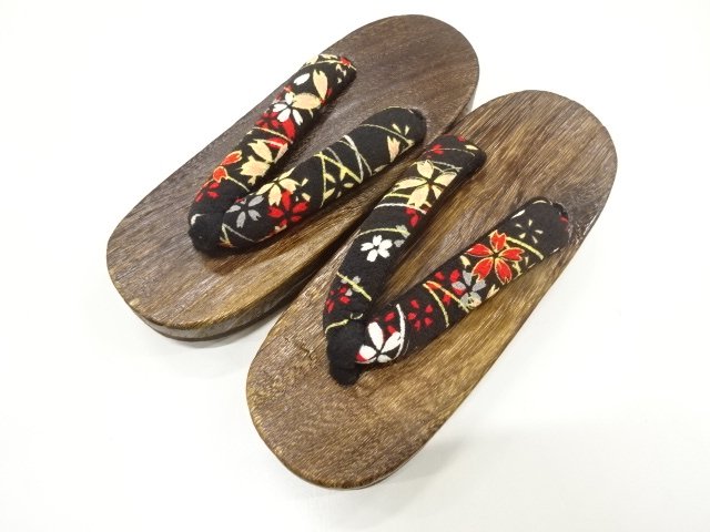 JAPANESE KIMONO / UNUSED YAKI-KIRI FOR KIDSGETA (17.5 CM)